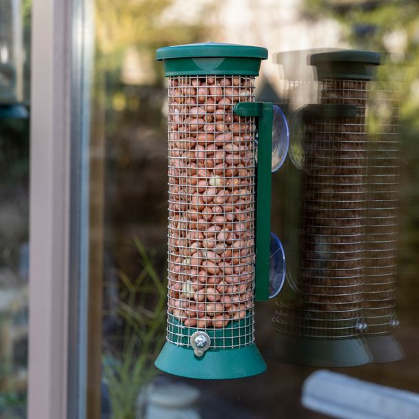 Fensterfutterspender „Challenger“ für Erdnüsse